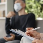 Yas Süreci Nedir? Psikolojik Destekle İyileşme Süreci Nasıl İlerler?